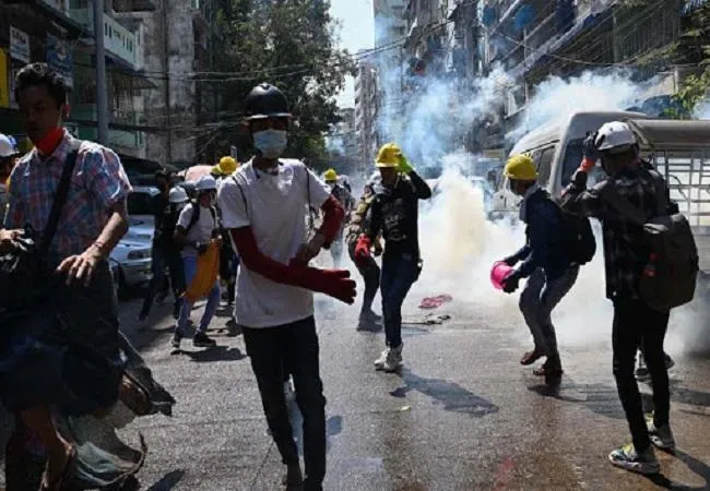 म्यांमार में तख्तापलट के खिलाफ प्रदर्शन जारी, सैन्य कार्रवाई में अबतक 46 बच्चों सहित 550 नागरिकों की मौत