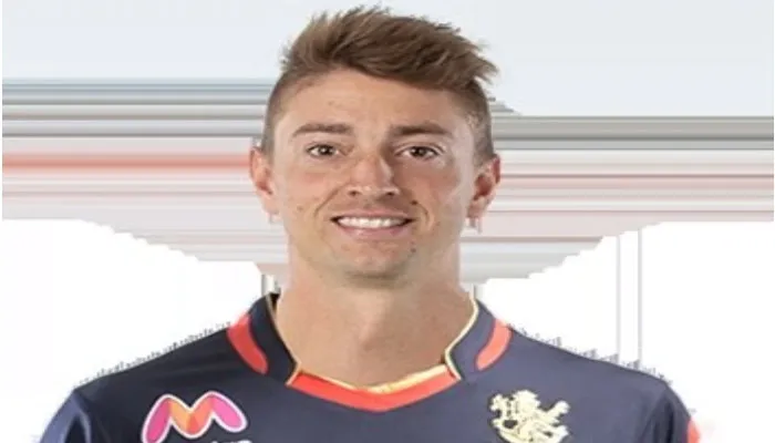 आईपीएल पर कोरोना का साया: आरसीबी के डेनियल सैम्स कोविड पॉजिटिव