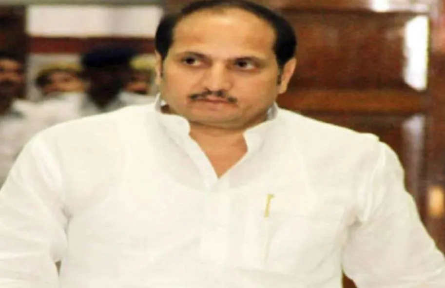 कोरोना की चपेट में आते राजनेता, यूपी के गन्ना विकास मंत्री संक्रमित