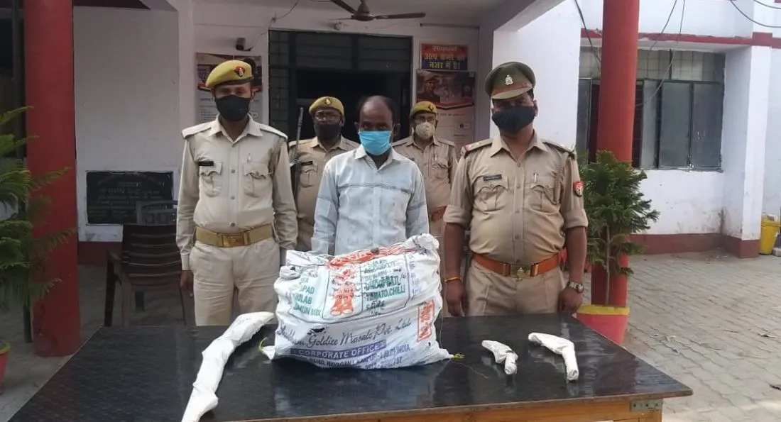 उन्नाव: अवैध शस्त्र फैक्ट्री का पुलिस ने किया भंडाफोड़, एक गिरफ्तार