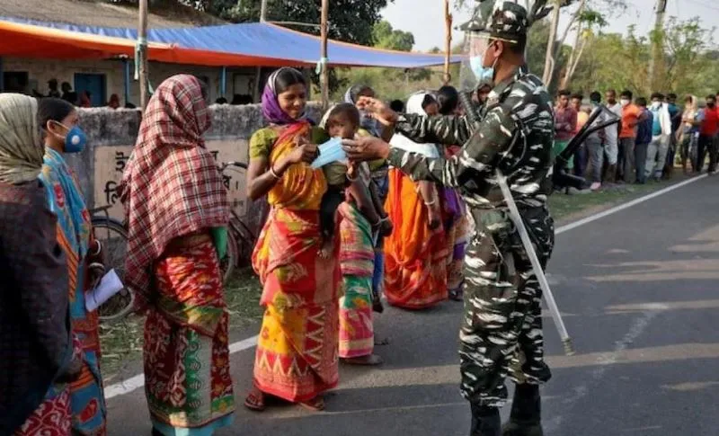 पश्चिम बंगाल में छिटपुट हिंसा के बीच 80 प्रतिशत मतदान