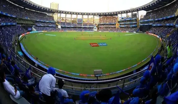 IPL 2021: वानखेड़े स्टेडियम में कोविड-19 की नेगेटिव रिपोर्ट के बिना नहीं मिलेगी एंट्री