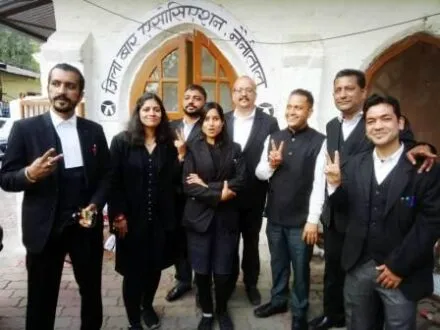 नैनीताल: जिला बार एसोसिएशन के चुनाव में नीरज साह को अध्य्क्ष व दीपक रूबाली को चुना गया सचिव