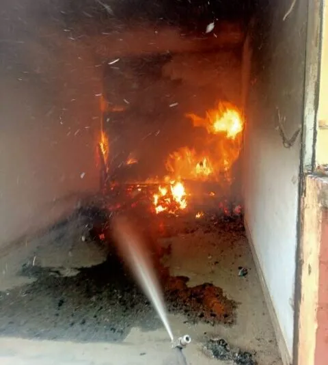 काशीपुर: दीवार बनकर खड़े रहे फायर कर्मी, जलने से बचाई 60 एकड़ की फसल