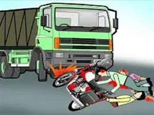 रानीखेत: ट्रक की चपेट में आने से मोटरसाइकिल सवार युवक की मौत