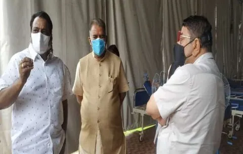 देहरादून: व्यवस्था का जायजा लेने पहुंचे कैबिनेट मंत्री को बेड की जानकारी नहीं दे पाए कोविड केयर सेंटर के प्रभारी