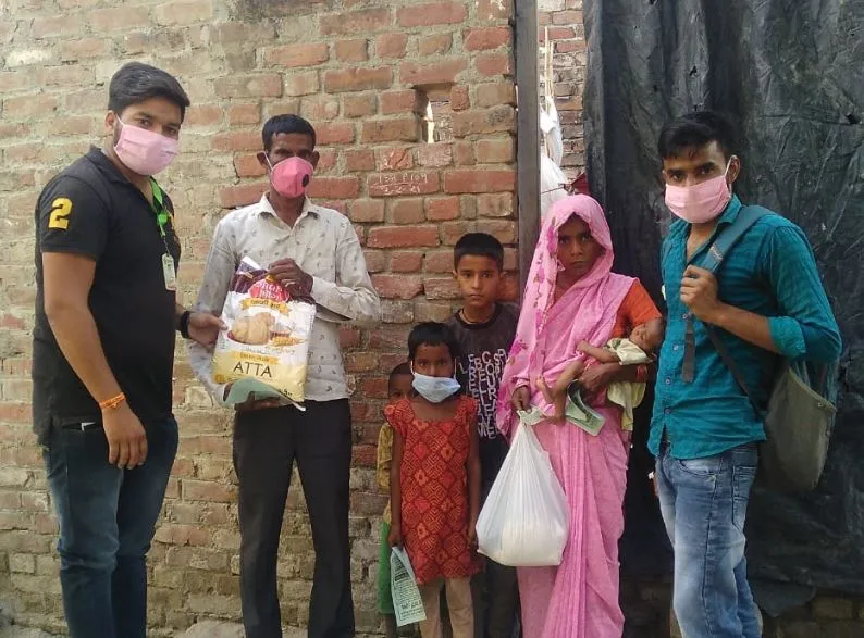 बरेली: साहब…बच्चे भूखे हैं, खाने का इंतजाम करा दो