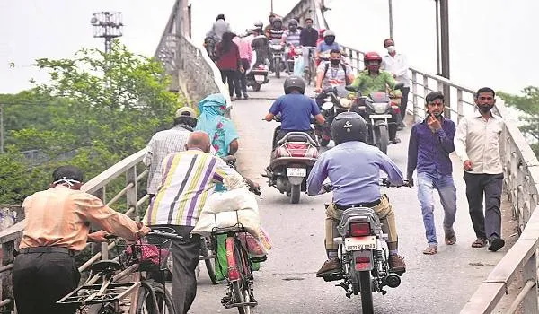 मुरादाबाद: हाय री आफत…चौराहे किए खत्म फिर भी नहीं मिला जाम से छुटकारा