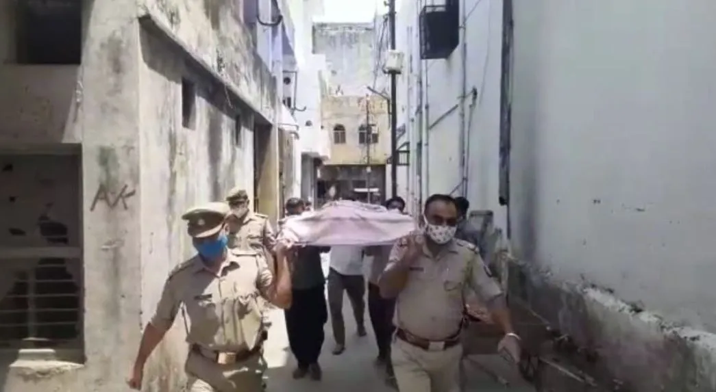 बरेली: नहीं था कोई अपना तो पुलिस ने दिया अर्थी को कंधा