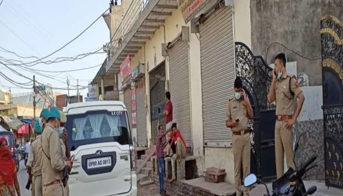 आगरा में डॉक्टर को परिवार सहित बंधक बनाकर बदमाशों ने की लाखों रुपए की लूट