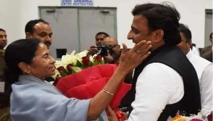 बंगाल चुनाव: ममता बनर्जी की जीत से अखिलेश यादव हुए गदगद, बीजेपी पर कसा तंज