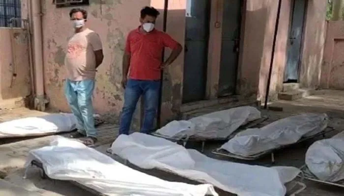 अलीगढ़ शराब कांडः 81 मौतों के बाद आबकारी आयुक्त पी गुरु प्रसाद हटाए गए