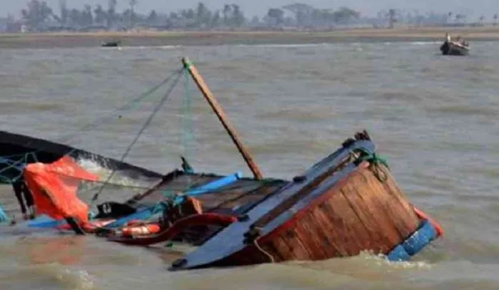 आंध्र प्रदेश में दो नाव के पलटने से तीन की मौत, लापता लोगों की तलाश जारी