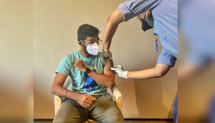 जसप्रीत बुमराह ने लगवाई कोरोना वैक्सीन, शेयर की फोटो