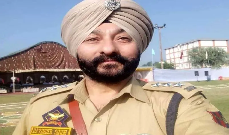 जम्मू कश्मीर: आतंकवाद मामले में गिरफ्तार पुलिस अधिकारी दविंदर सिंह बर्खास्त