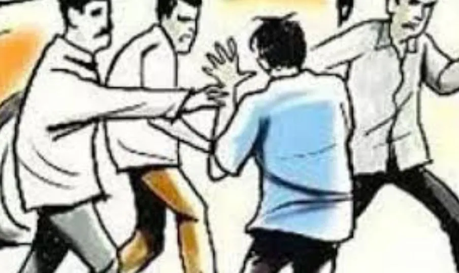 बरेली: मुकदमे के समझौते के दौरान बवाल, पुलिस पर भी पथराव, 10 लोगों पर केस दर्ज