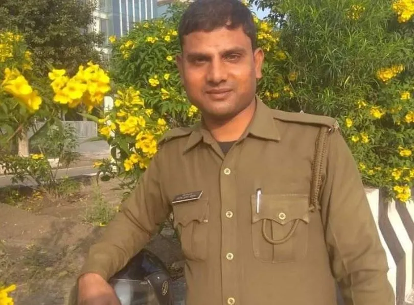 पीलीभीत: फेसबुक पर लाइव आकर बोला सिपाही- अपने विभाग से तंग आ चुका है और मार ली खुद को गोली