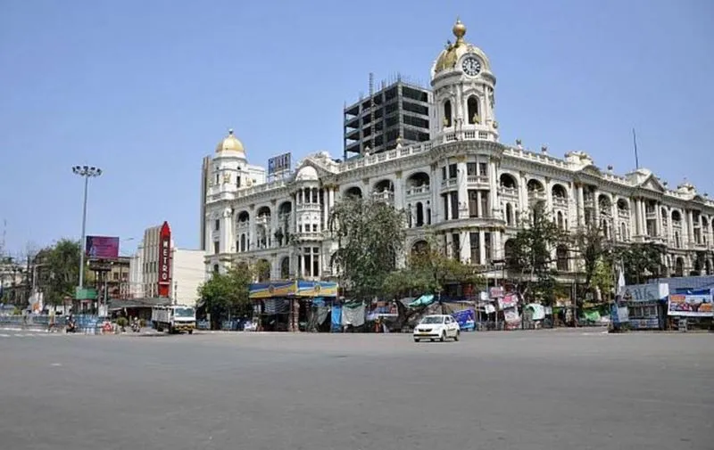 पश्चिम बंगाल में 30 मई तक पूर्ण लॉकडाउन, सिर्फ जरूरी सेवाएं रहेंगी जारी
