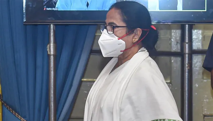 नारदा स्टिंग मामला: CBI ने TMC नेताओं को किया गिरफ्तार, ममता बोलीं- मुझे भी करो अरेस्ट