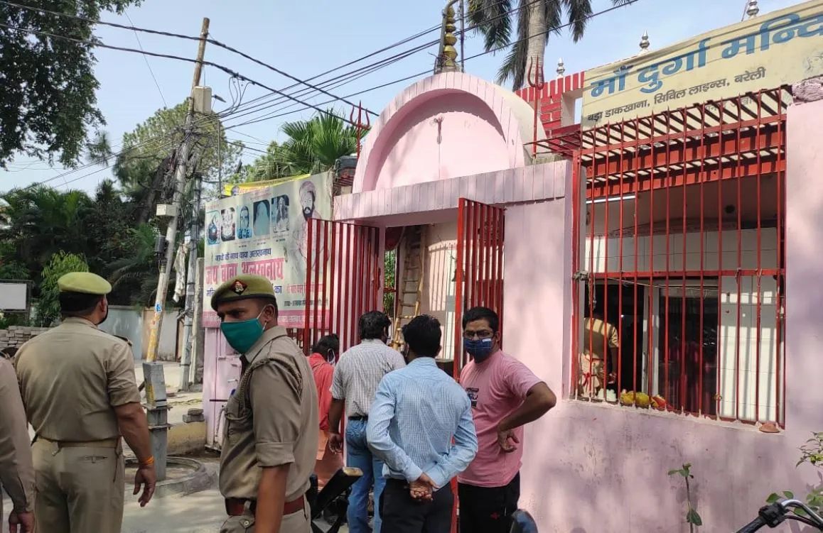बरेली: मंदिर में फांसी के फंदे से लटका मिला महंत का शव