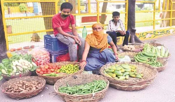 मुरादाबाद : पति का रोजगार हुआ ठप तो जीवन संगनी ने संभाली कमान