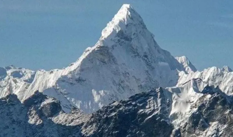 माउंट एवरेस्ट पर स्विस और अमेरिकी नागरिक की मौत