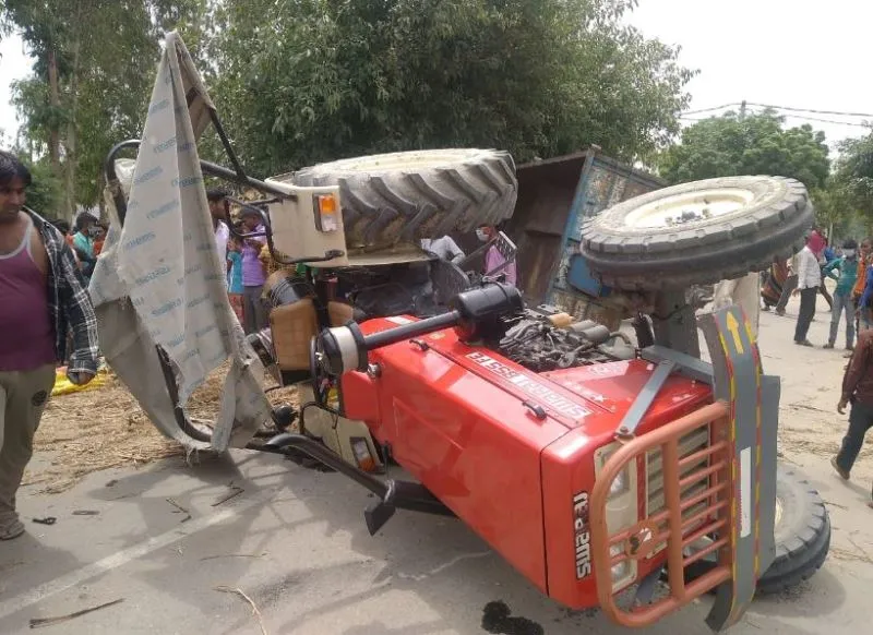 पीलीभीत: छोछक की रस्म अदा कर लौटते समय पलटी ट्रैक्टर ट्राली, दो महिलाओं की मौत, 10 गंभीर
