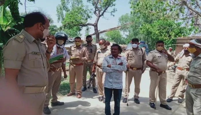 बहराइच: पुलिस टीम पर जानलेवा हमला, दारोगा का सिर फटा,16 लोगों पर केस दर्ज