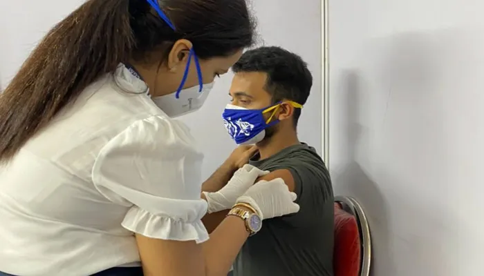 भारतीय टेस्ट टीम के उपकप्तान अजिंक्य रहाणे ने लगवाई कोरोना वैक्सीन की पहली डोज