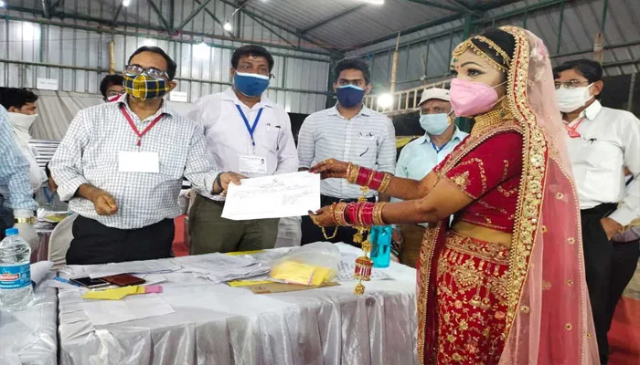रामपुर पंचायत चुनाव: वरमाला छोड़ जीत का सर्टिफिकेट लेने मतगणना स्थल पहुंची दुल्हन