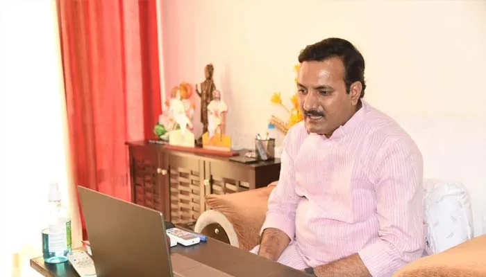 Satish Diwedi