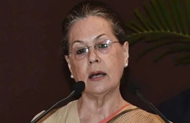 कोरोना से निपटने को सर्वसम्मति से राष्ट्रीय नीति तैयार करे केंद्र, कांग्रेस देगी साथ: सोनिया गांधी