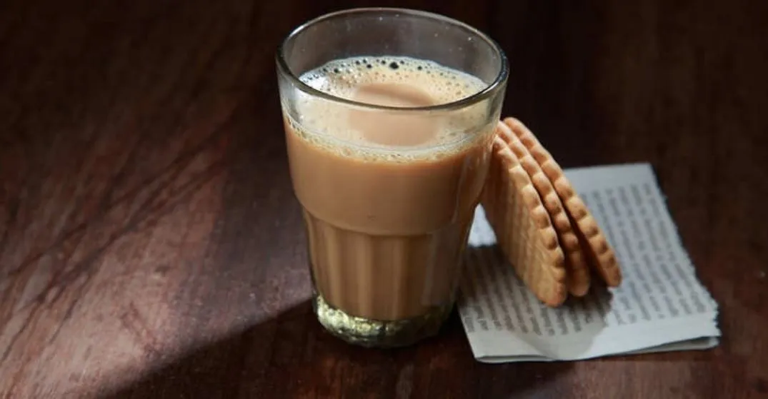 International Tea DAY: यारों की महफिल हो या दिन की थकान, चाय की चुस्की से बन जाती है बात, जानिए क्या चाय का इतिहास?