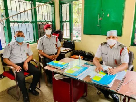 हल्द्वानी: सुशीला तिवारी अस्पताल में गार्ड निभा रहे दोहरी जिम्मेदारी
