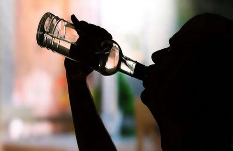 बरेली: …और शराबी ने करा दिया बवाल, देखते ही देखते चलने लगे लाठी-डंडे और ईंट-पत्थर