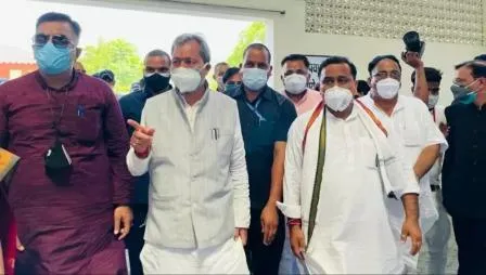 रुद्रपुर: सेवादारों की सेवा से प्रभावित हुए सीएम रावत