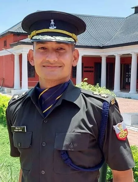 बनबसा:  योगेश ने लेफ्टिनेंट बनकर किया क्षेत्र का नाम रोशन