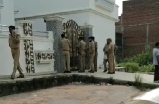 अमेठी: अनी बुलियन चिटफंड कंपनी पर कार्रवाई, तीन करोड़ की संपत्ति की गई कुर्क