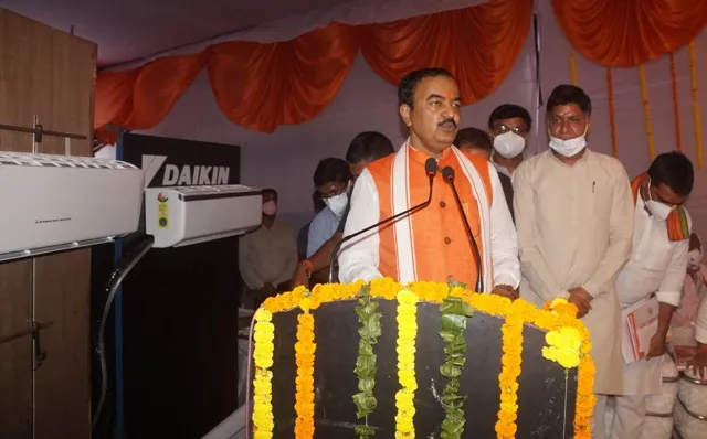 बरेली: उप मुख्यमंत्री को ठंडा रखने के पंडाल में लगाए गए एसी