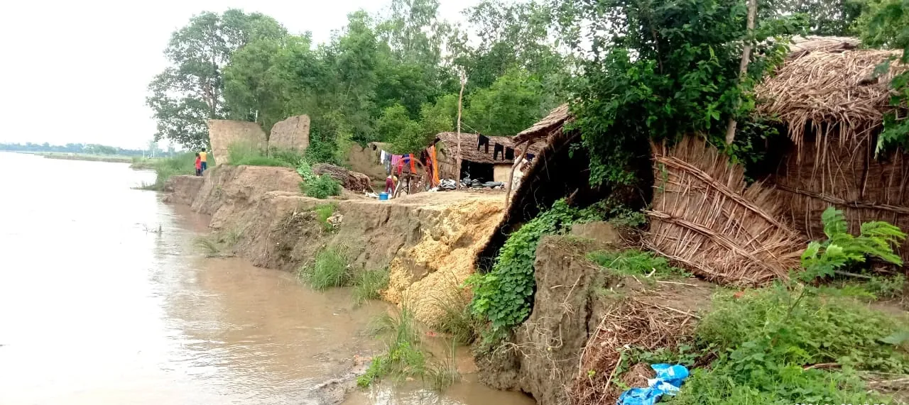 बाराबंकी: सरयू के बढ़ते जलस्तर से सहमे ग्रामीण, पलायन को हुए मजबूर