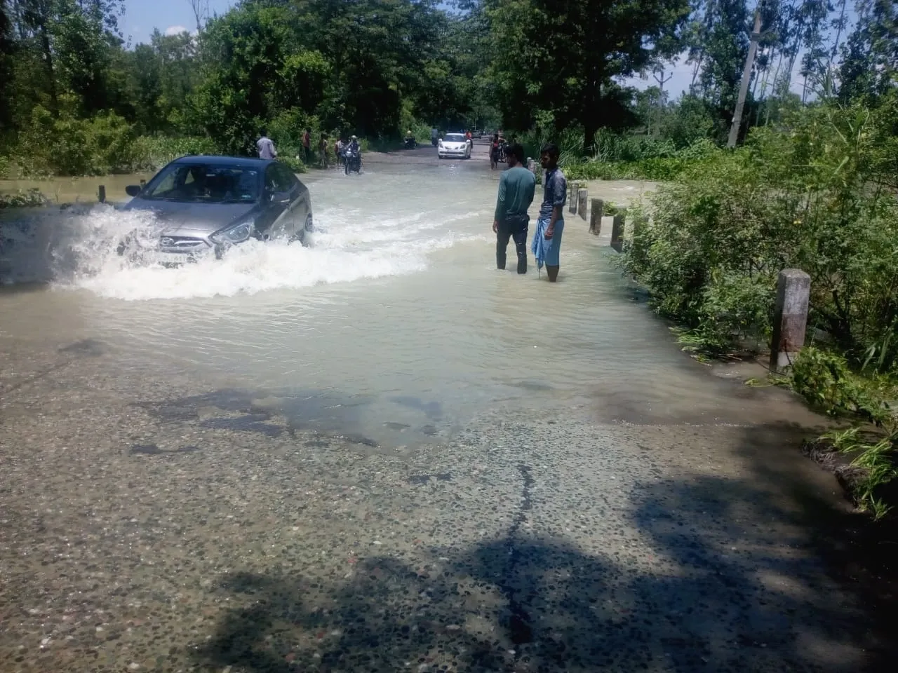 लखीमपुर-खीरी: पलिया में पहुंचा शारदा का पानी, मोहल्ला ढाकिन जलमग्न