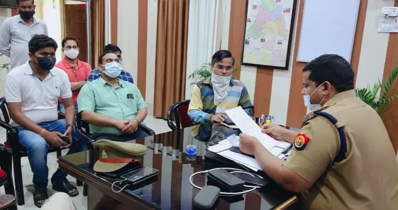 लखीमपुर खीरी: बिजली विभाग के एसडीओ को मारा थप्पड़, चलाई गोली