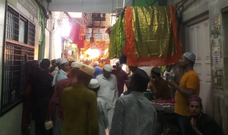 बरेली: ताजुश्शरिया के चाहने वालों ने अकीदत से मनाया तीसरा उर्स