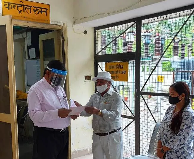 लखनऊ: मध्यांचल एमडी बिफरे, कहा- लापरवाही किसी भी स्तर से बर्दाश्त नहीं की जाएगी