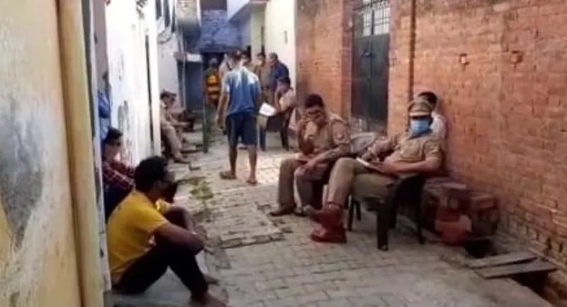 बरेली: यह कैसी विडंबना- तीन दिन तक पिता को फंदे पर लटकता देखते रहे भूखे बच्चे