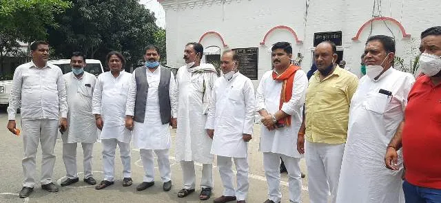 बरेली: पूर्व विधायक महिपाल सिंह और उनके भाई पर जानलेवा हमला