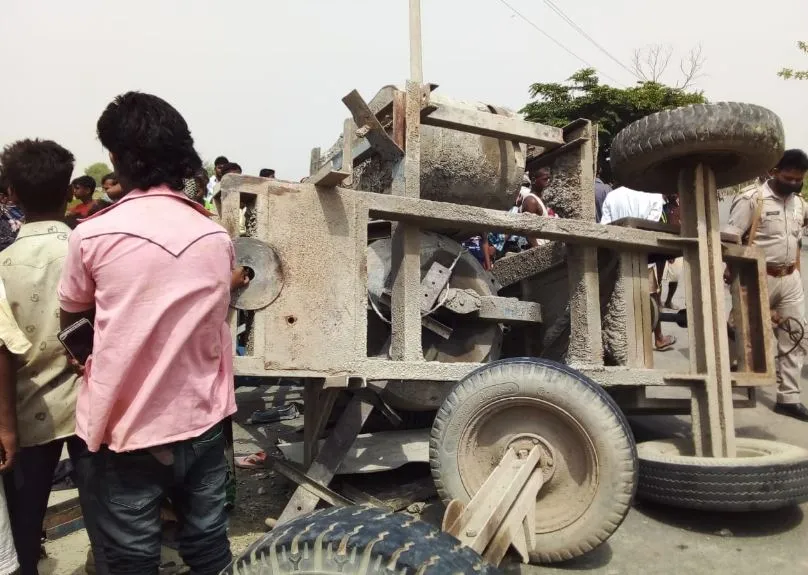 बदायूं: मिक्सर मशीन के नीचे दबे 6 श्रमिक, एक की मौत, दो गंभीर हालत में बरेली रेफर