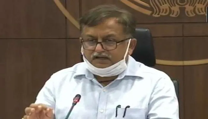 यूपी के अपर मुख्य सचिव गृह अवनीश अवस्थी को अवमानना का नोटिस