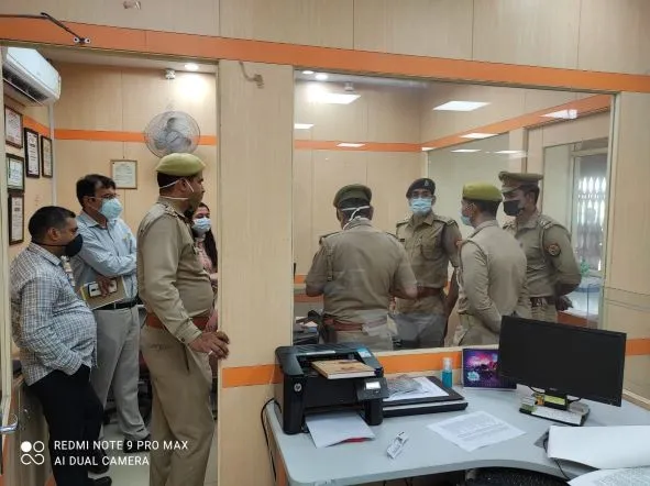 बरेली: बिना मास्क बैंक में प्रवेश करने पर गार्ड ने ग्राहक को मारी गोली