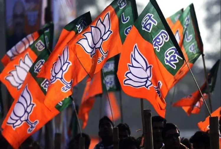 यूपी: जिला पंचायत अध्यक्ष चुनाव में भाजपा का दबदबा, जानिए कितने जिले में निर्विरोध निर्वाचित हुए प्रत्याशी